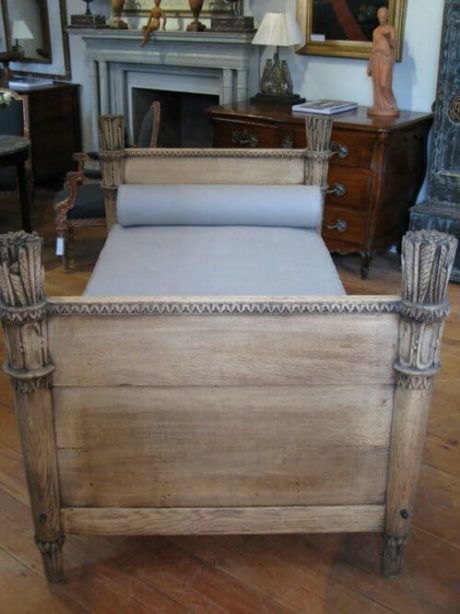 Mid 19th century Italian or French carved oak daybed c.1820 -1860