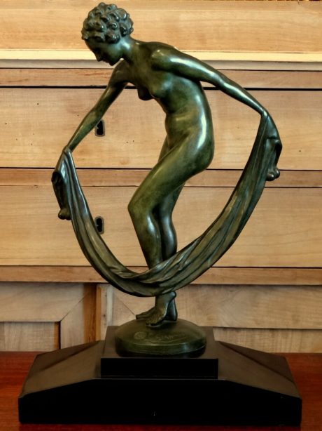 Bronze art deco figure on marble base signed L. Giannoni 1935