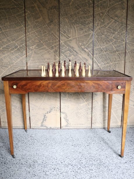 Louis XVI games table in parqueted veneer wood